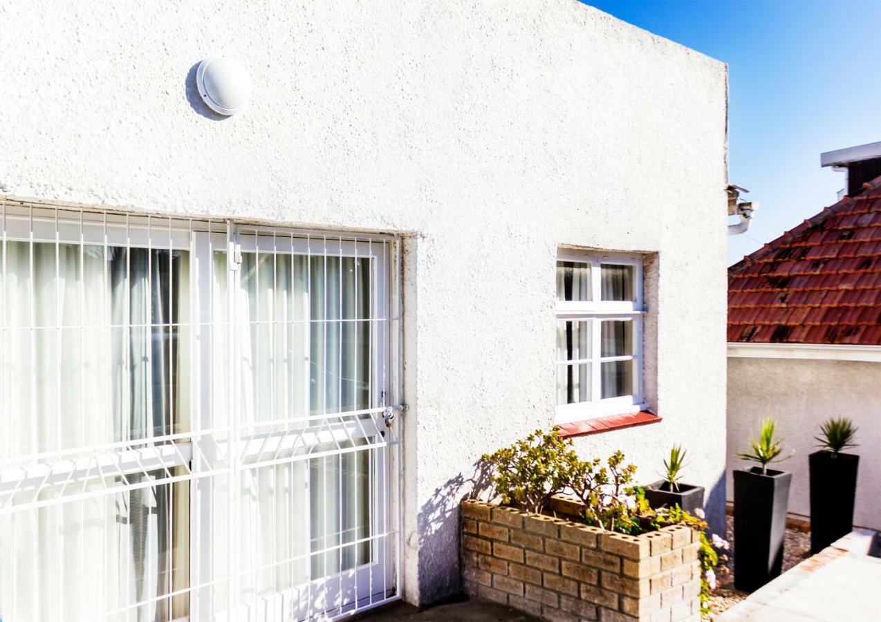 Hotel Kirknewton à Port Elizabeth Extérieur photo